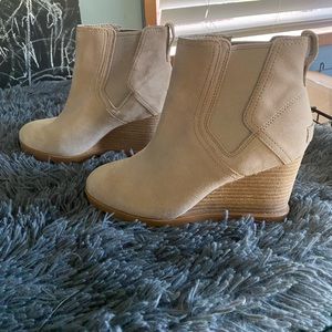 Sorel Joan Uptown Chelsea Wedge Boots - Size 8